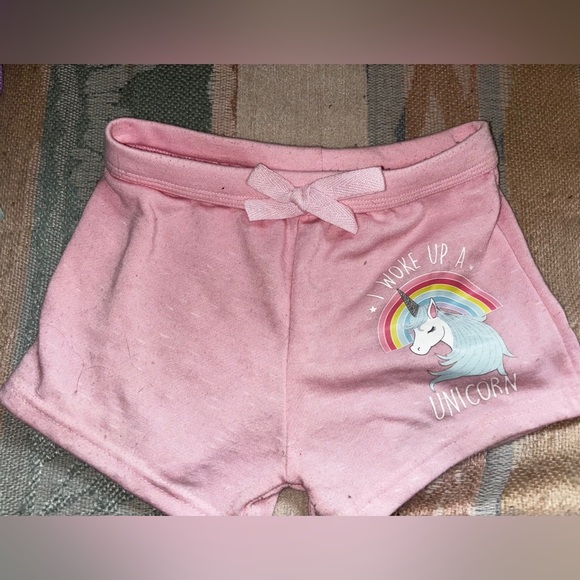 Cute gently loved girls 5y ish shorts perfect 4 beach days summertime fun kids - Picture 3 of 8